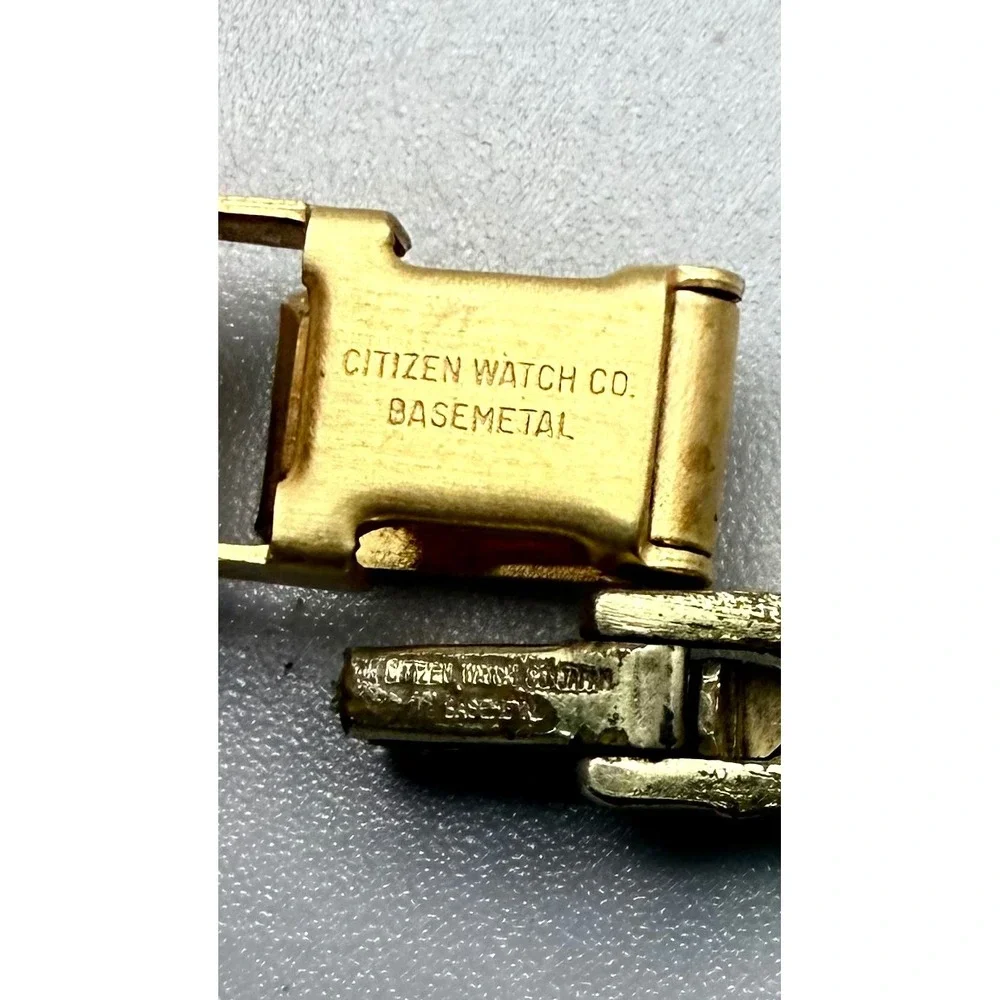 2 Vintage Citizen Quartz Ladies Watches Gold Tone Nonworking Repair Lot